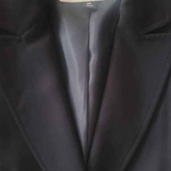 Tahari blazer - 4P - Picture 8 of 8